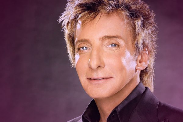 Barry Manilow Comes Out as Gay