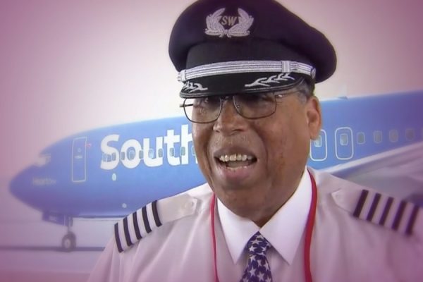 Louis Freeman Southwest’s First Black Pilot Retires After 37 Years With A Tear-Jerking Sendoff